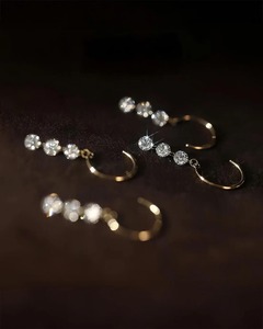 Boucles d'oreilles pendantes à trois pierres en moissanite, en argent sterling 925, magnifiques boucles d'oreilles en diamant personnalisées, cadeau pour elle - Product Image 4