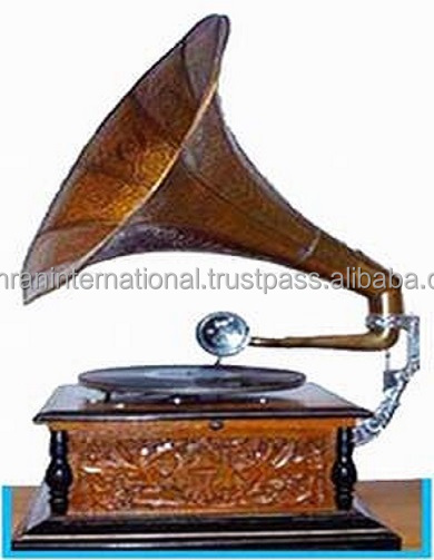 OLD STYLE DECORATIVE WOODEN GRAMOPHONE PLAYER