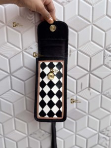 กระเป๋าหนังแกะสลักลายดีไซน์เนอร์รุ่นล่าสุด กระเป๋าสะพายไหล่สไตล์ยิปซี โบโฮ ทำมือ ลายตารางแบบตะวันตก ทันสมัย - Product Image 4