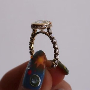 Bague solitaire authentique en or massif 14 carats avec halo de diamants ronds VS1 de 2,00 carats, cultivés en laboratoire, pour fiançailles éternelles, surprise pour elle - Product Image 3