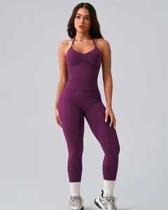 Conjunto Deportivo de 2 Piezas para Mujer, Top Corto con Cuello Halter y Leggings de Cintura Alta con Efecto Push-Up, sin Costuras, para Gimnasio - Product Image 1