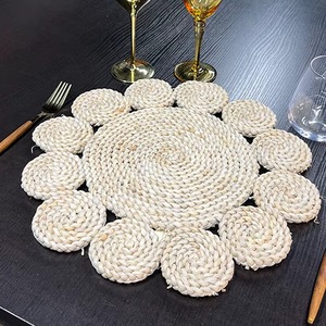 Assiettes de présentation en rotin naturel faites à la main pour la décoration de tables de mariage – Vente en gros - Product Image 4