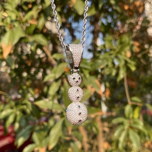 Pendentif de luxe en diamant de laboratoire, style bonhomme de neige, entièrement serti, triple boule, style hip-hop, pendentif bling style rappeur - Product Image 3