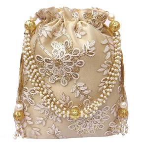 Sac à cordon matelassé doré avec perles et pompons, fait main, cadeau de mode pour les faveurs de mariage, la fête nuptiale et de qualité supérieure - Product Image 3