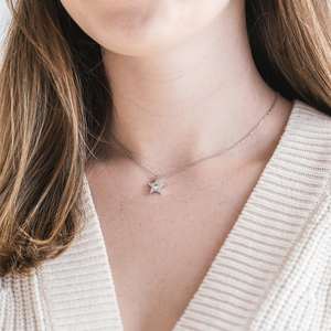 Collar con colgante de estrella de plata de ley con cristal CZ, joyería minimalista, grabado gratuito, regalo para mujer - Product Image 4