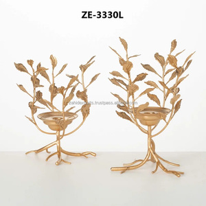 Porte-bougie de Noël artisanal en bois naturel et métal, design moderne et luxueux pour la décoration intérieure de la maison et des restaurants - Product Image 3