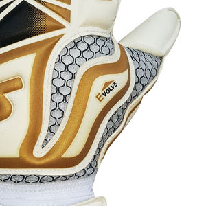 Gants de gardien de but de football professionnels personnalisés en gros, coupe hybride, matériau en latex allemand, paume épaisse Giga Grip, poignet en maille 3D - Product Image 5