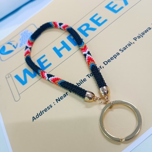 WE HERE EXPORTS Perles de rocaille faites à la main, pierres d'imitation de perles, pierres naturelles pour insertion sur ongles, porte-clés de poignet tendance pour femme, cordon, cadeau - Product Image 1