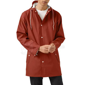 Imperméable long unisexe rouge avec capuche, fermeture à boutons et poches, coupe classique, pour activités de plein air - Product Image 1