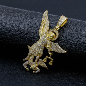 Pendentif Ange en Cristal Glacé, Bijou Hip Hop Iced Out, Collier Pendentif Luxe Iced Out Hip Hop - Product Image 6
