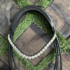 Bridon en cuir véritable avec frontale en strass, rembourrée blanche, pour dressage anglais, rênes incluses, équipement équestre en gros - Product Image 2