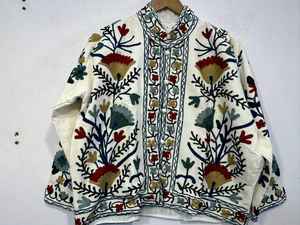 Chaqueta Bomber de Mujer Estilo Kimono de Invierno, Tejida y Bordada con Diseño Suzani, en Terciopelo Rojo, Moda Urbana, Regalo - Product Image 3