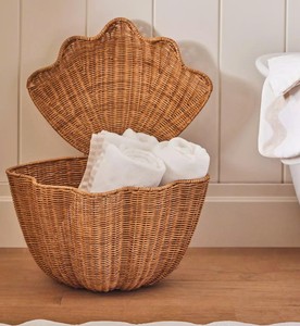 Panier de rangement de luxe en rotin en forme de coquillage avec couvercle, panier à linge artisanal en osier pour la vie en bord de mer et la chambre d'enfant - Product Image 1