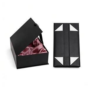 Boîte pliante noire avec ruban - Product Image 1