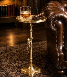 Mesa Auxiliar de Latón Antiguo con Base Figurativa, Mueble Moderno para Sala de Estar, Mesa Consola Hecha a Mano - Product Image 1