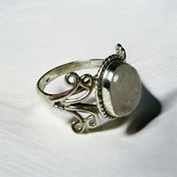 Bague en argent sterling faite à la main avec pierre de lune ovale, motif floral filigrané, style bohème vintage, pierre de naissance de juin, Krittika, vente en gros