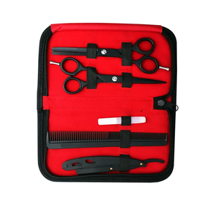 Tijeras de Corte de Pelo Profesionales de Acero Inoxidable de Alta Calidad, Color Negro Dorado, para Barbería, de Ariston International - Product Image 4