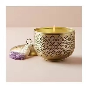 Porte-bougie décoratif vintage en métal pour Noël et la décoration de la maison de luxe - Pot à bougie artisanal écologique - Product Image 1