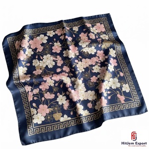 Élégant foulard carré pour femme en tissu doux et léger, accessoires de mode stylés, faible MOQ, approvisionnement en gros, fabricant OEM ODM - Product Image 4