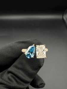 Anillo único apilable con diamantes azules cultivados en laboratorio y corte esmeralda para oro macizo de 14K, regalo único de aniversario o promesa para tu pareja. - Product Image 4