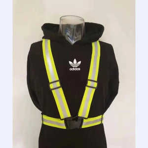 เสื้อกั๊กสะท้อนแสงแบบปรับได้พร้อมสายรัดที่มองเห็นได้ชัดเจนสำหรับการวิ่งกลางคืน ปั่นจักรยาน และกีฬากลางแจ้ง - Product Image 1