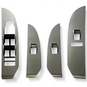 Juego de 4 Cubiertas Decorativas para el Panel de Interruptores de Ventanas, para GMC Yukon Denali, Chevrolet Tahoe y Suburban 2007-2009, Repuesto OEM, Color Plateado - Product Image 1
