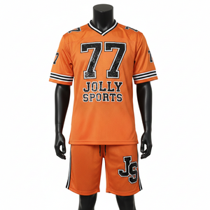 Ensemble short et maillot de football pour homme, tissu mesh léger 180 GSM, orange et noir, panneaux latéraux, logo thermocollé. - Product Image 1