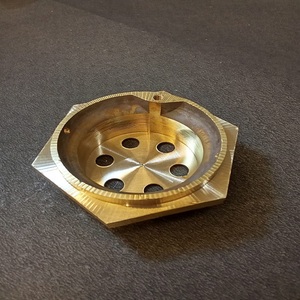 Raccord industriel en laiton poli Lucky Brass pour élément chauffant électrique, 2 pouces BSP avec 6 trous pour tuyau de 8,5 mm - Product Image 3