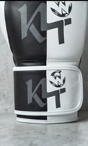 ถุงมือชกมวยหนัง LaceUp รุ่นใหม่ล่าสุด รับสกรีนโลโก้ สำหรับฝึกซ้อมมืออาชีพ MMA มวยไทย ป้องกันการบาดเจ็บ KLTW INT'L KL-BG-110 - Product Image 5