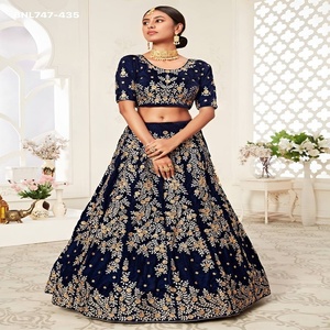 Conjunto de Lehenga-Choli de terciopelo pesado con bordado de hilo Zari y pedrería, corte A-Line Can-Can, azul marino, suministro al por mayor - Product Image 1