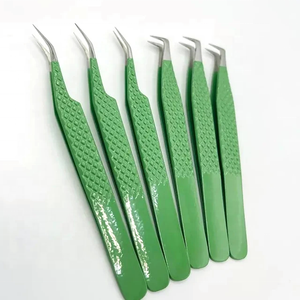 Juegos de muestra gratis de pinzas de extensión de pestañas al por mayor pinzas sólidas todo tipo de agarre de diamante recubierto de polvo verde en ángulo - Product Image 5