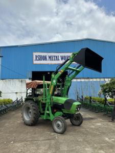 Cucharón Básico para Cargador Agrícola Ashok Metal Works para Tractor John Deere, Alta Capacidad de Elevación, Sistema Totalmente Hidráulico - Product Image 2