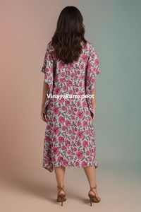 Elegante Bata Kimono con Estampado Floral Hecha a Mano, Cuello en V, 100% Algodón, Ropa de Dormir Informal para Mujer, Ecológica y Transpirable - Product Image 3