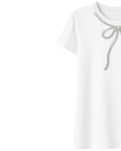 Camiseta Blanca Personalizada de Algodón para Mujer con Diseño de Lazo de Diamantes de Imitación, Manga Corta, Cuello Redondo, Estilo Casual, Top de Moda para Damas, Personalización OEM, Venta al Por Mayor - Product Image 3