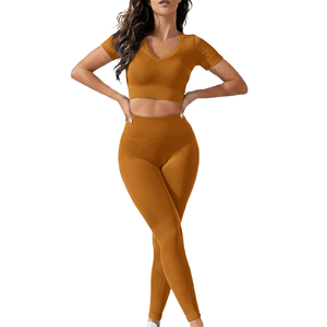 Leggings de yoga sans couture à taille haute pour femmes avec logo personnalisé, haut court à manches longues, vêtements de sport pour la gym et le fitness, séchage rapide - Product Image 1