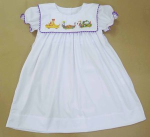 Ensembles de vêtements pour garçons brodés à la machine sur le thème du Mardi Gras. Vente en gros depuis le Vietnam. - Product Image 4