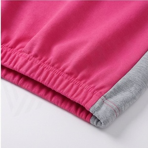 Ensemble 2 pièces pour femme : Crop top à capuche et short, rose uni avec bande latérale grise, coupe décontractée, printemps-été, vêtements de sport - Product Image 6