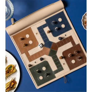 Juego de Mesa Ludo de Cuero Enrollable Portátil Personalizado al por Mayor, Juego de Mesa Familiar de Lujo para Viajes, Juego de Mesa Ludo con Serpientes y Escaleras - Product Image 5