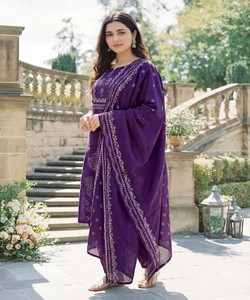 Conjunto de Muselina Moderna con Estampado a Mano, Top y Pantalón con Dupatta, para Uso Diario, Precio al por Mayor, Prenda Étnica, Color Morado - Product Image 4