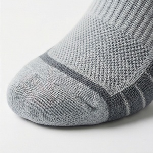 Chaussettes de sport pour hommes, motif géométrique, tricotées, respirantes, coton, polyester, élasthanne, style sport d'été - Product Image 5