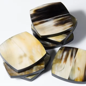 Elegantes Posavasos Hechos a Mano de Cuerno de Vaca, Juego de Regalo Premium para Amantes del Té y el Café - Product Image 1