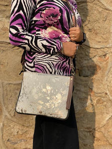 กระเป๋าสะพายข้างสำหรับโทรศัพท์มือถือหนังวัวโลหะมีสไตล์ใหม่กระเป๋าสะพายคาดลำตัวหนังแท้งานแฮนด์เมดแฟชั่นคุณภาพสูง - Product Image 4