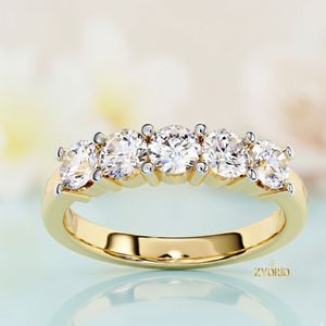 Bague de luxe pour femme avec 5 diamants de laboratoire ronds taille brillant de 1,50 carat, couleur D, bijou élégant pour fiançailles - Product Image 5
