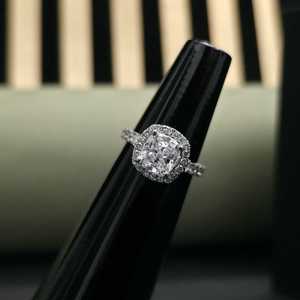 Bague de fiançailles en moissanite taille coussin avec halo de diamants DOPE JEWELLS en acier inoxydable et argent 925, bague élégante, cadeau pour elle - Product Image 1