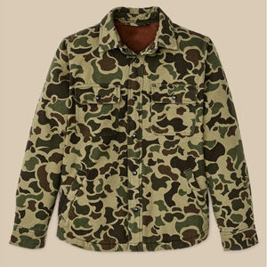 Chaqueta de camuflaje para hombre, estilo cazador de patos, con botones en la parte delantera, bolsillos dobles en el pecho y forro acolchado cálido, duradera, para actividades al aire libre. - Product Image 1