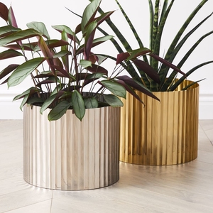 Pot de fleurs en acier inoxydable cannelé de luxe, pot à plantes en métal doré côtelé, pot de fleurs décoratif haut et rond pour la décoration intérieure de la maison et de l'hôtel - Product Image 1