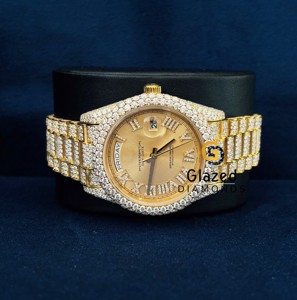 Montre pour homme avec fermoir à bouton poussoir design attrayant, diamant de laboratoire véritable taille brillant rond et chiffres romains sertis. - Product Image 1