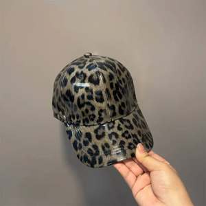 Casquette de baseball décontractée unisexe en cuir véritable à imprimé léopard, 5/6 panneaux, visière marron, ajustable, accessoire de mode, toutes saisons - Product Image 3