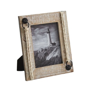 Cadres photo rectangulaires en métal sur mesure Aaliyan Impex, dessus en bois artisanal, style tendance, usage personnel à domicile, 1 couleur - Product Image 1