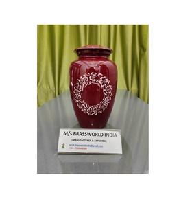 Urna Funeraria de Aluminio Roja con Banda Floral Blanca Pintada a Mano, Estilo Americano, Artículos Funerarios para Adultos, BRASSWORLD INDIA - Product Image 1